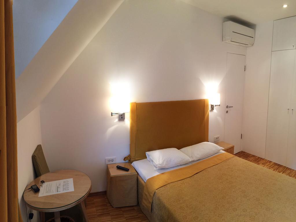 B&B Petra Varl Accommodation Ljubljana Ngoại thất bức ảnh