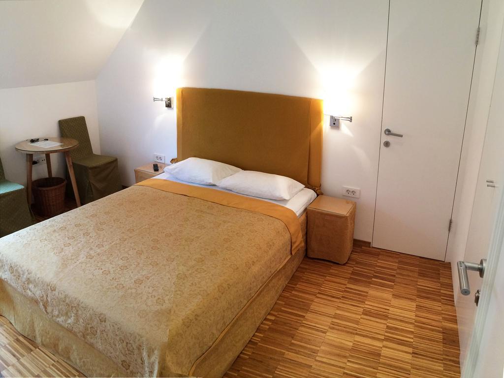 B&B Petra Varl Accommodation Ljubljana Ngoại thất bức ảnh